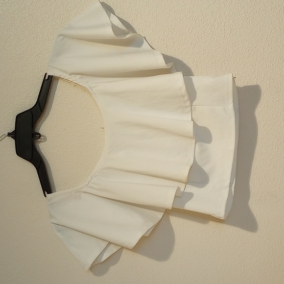 After Market crop top w ruffle sleeve - Picture 1 of 2